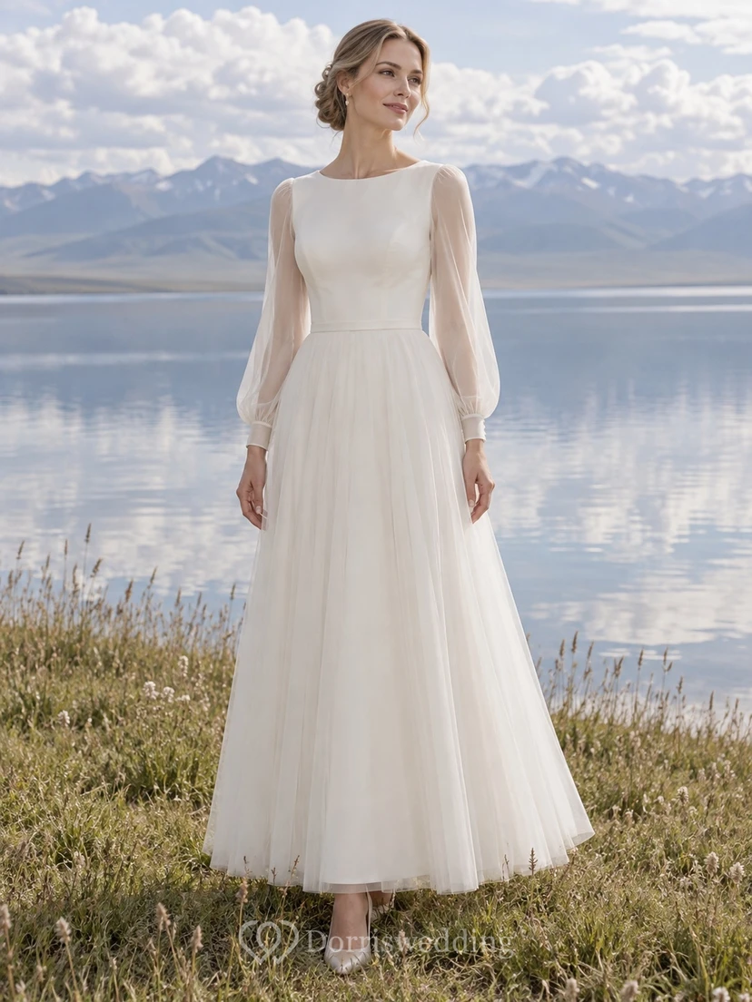 Vestido de novia sencillo y modesto de manga larga con detalles de tul y detalles de joyas, hasta los tobillos.