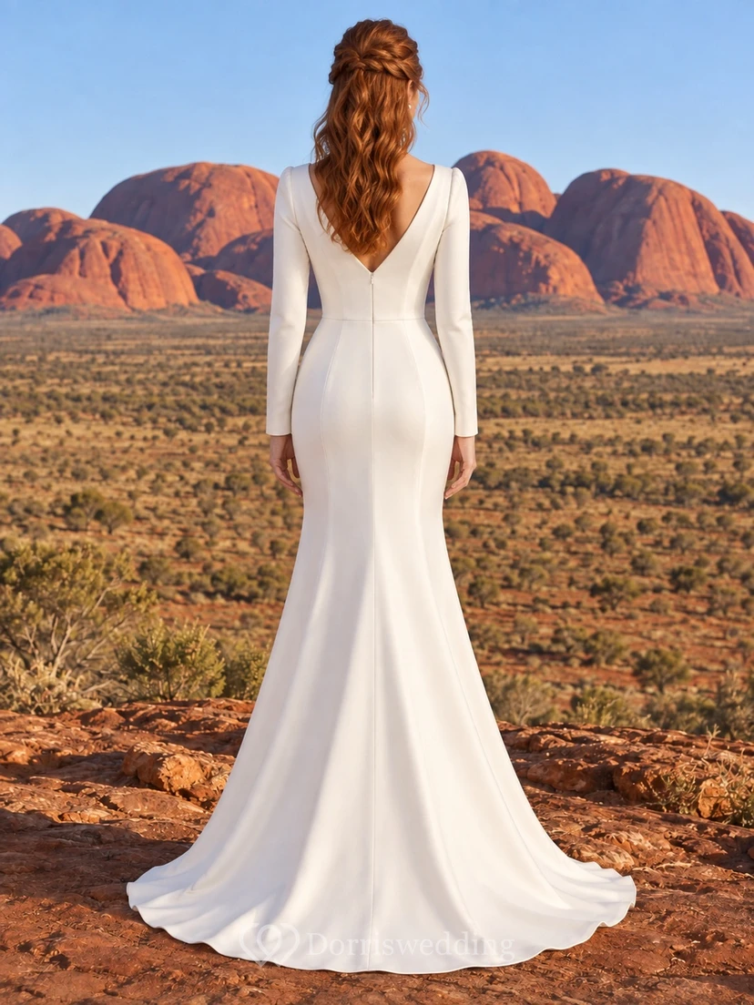 Einfaches Brautkleid mit V-Ausschnitt, langen Ärmeln und Schleppe view 2