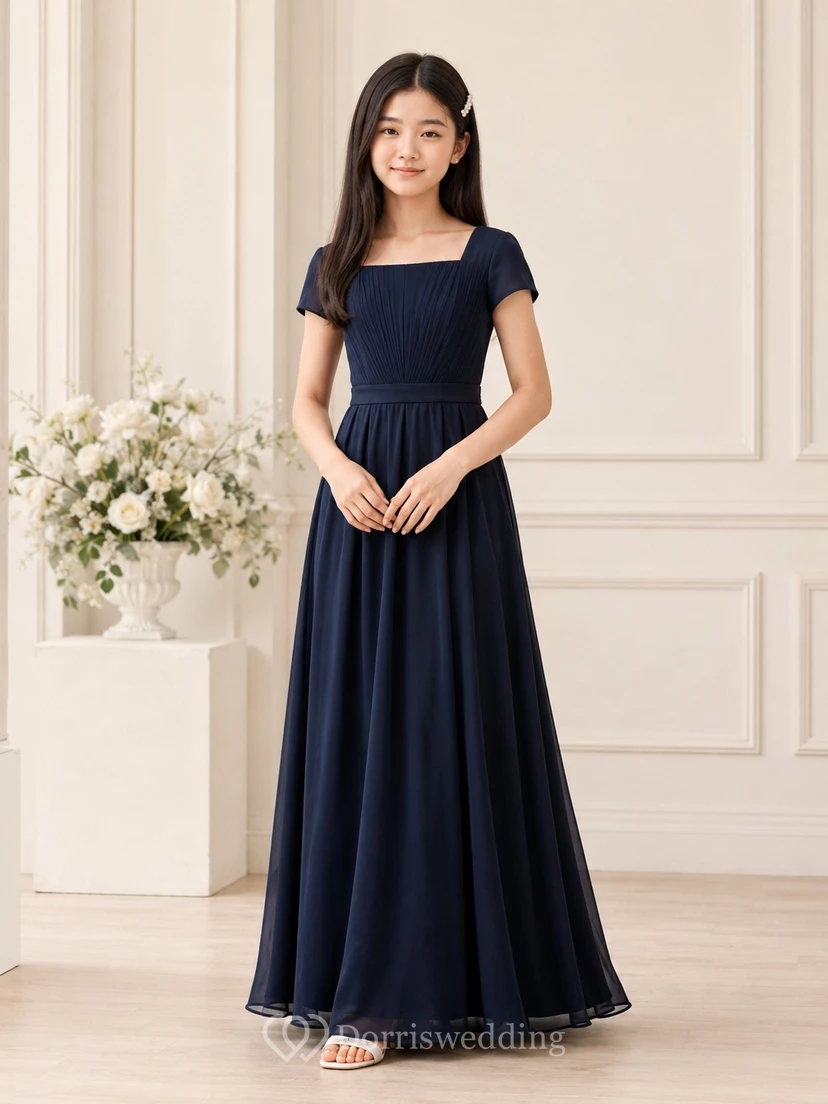 Altersgerechtes, formelles, dunkelblaues Chiffon-Brautjungfernkleid mit kurzen Ärmeln, quadratischem A-Linien-Schnitt und bodenlang