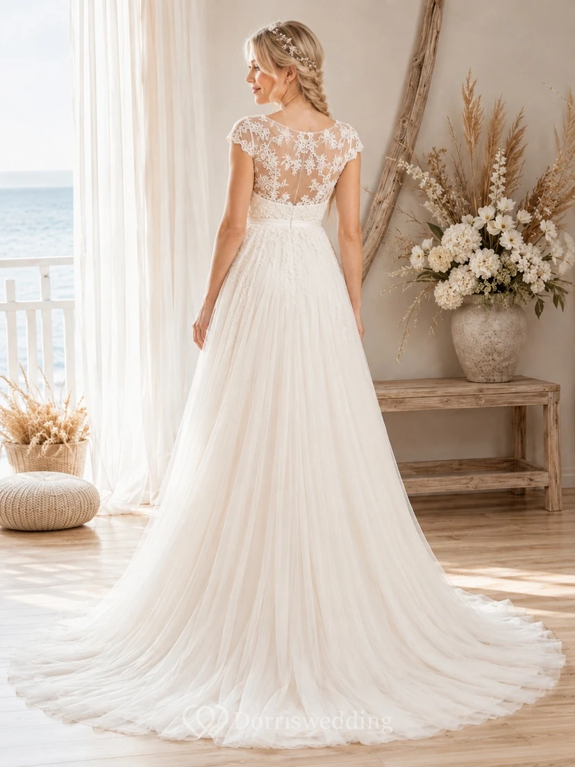 Vestido de novia premamá de corte A con cola, manga corta y encaje view 2