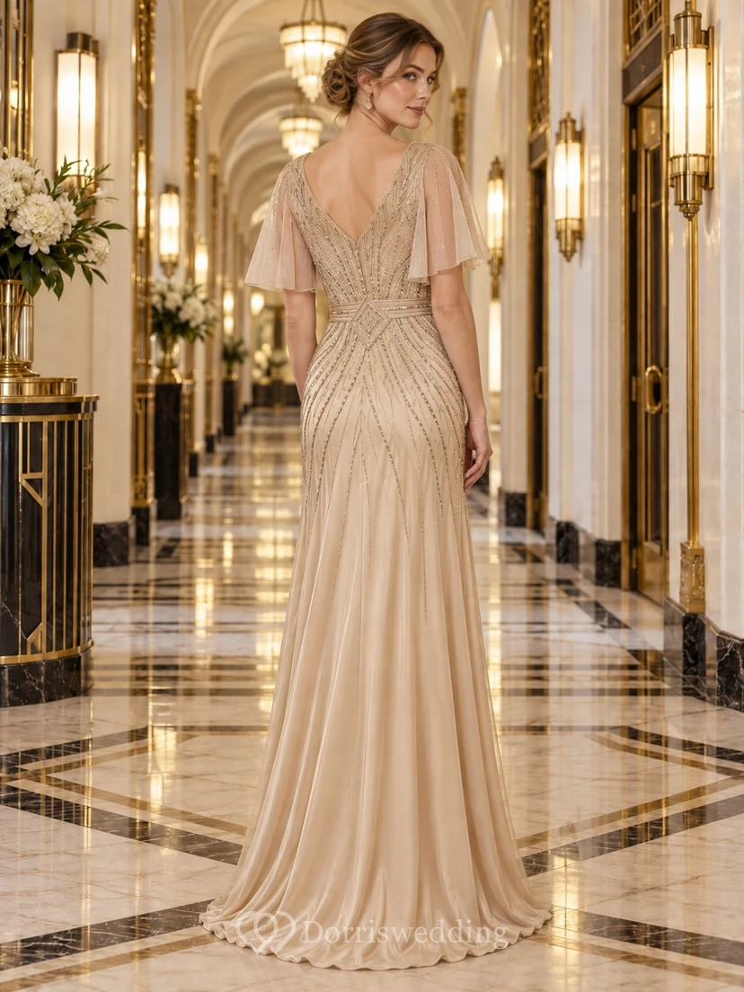 Vintage Champagnerfarbenes Etuikleid mit V-Ausschnitt, Satin-Chiffon, flatternden Ärmeln und Perlenbesatz – langes Brautjungfernkleid view 2