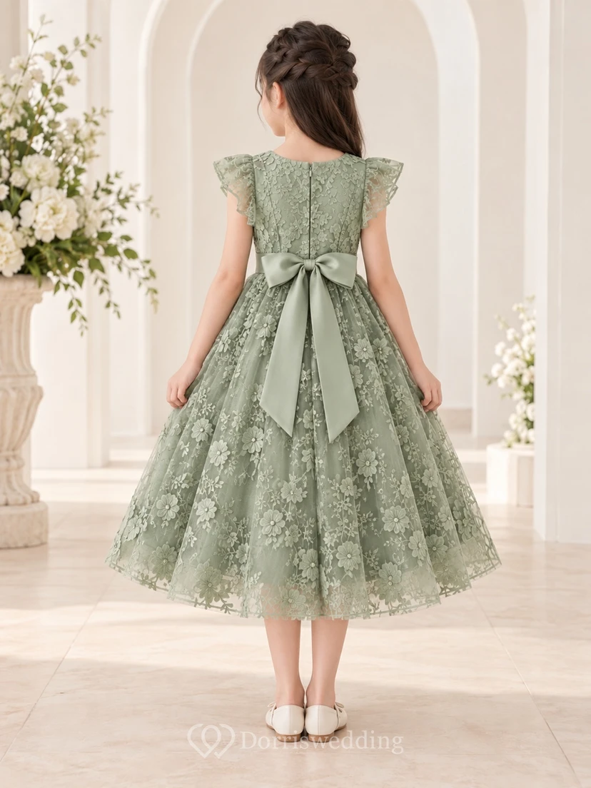 Vestido de niña de flores de corte A, color verde salvia, con estampado floral, mangas con volantes y lazo en la espalda, hasta la rodilla. view 2