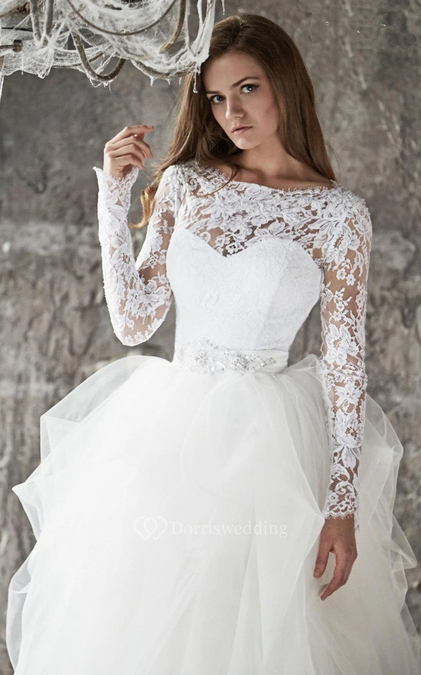 Vestido de novia de encaje con mangas largas de Vera Bridal view 4