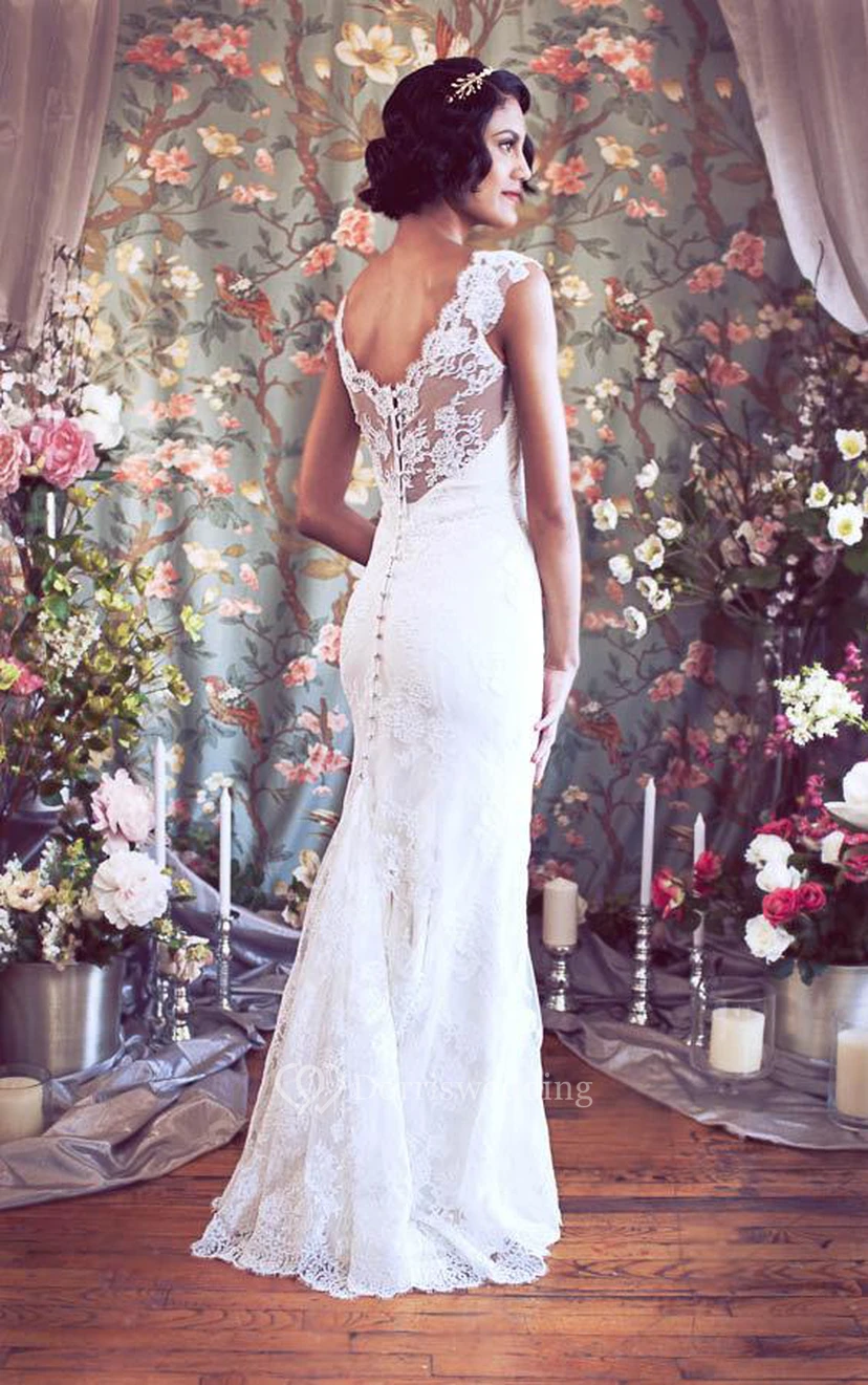 Vestido de sirena de encaje con escote en V y mangas cortas, espalda ilusión. view 5
