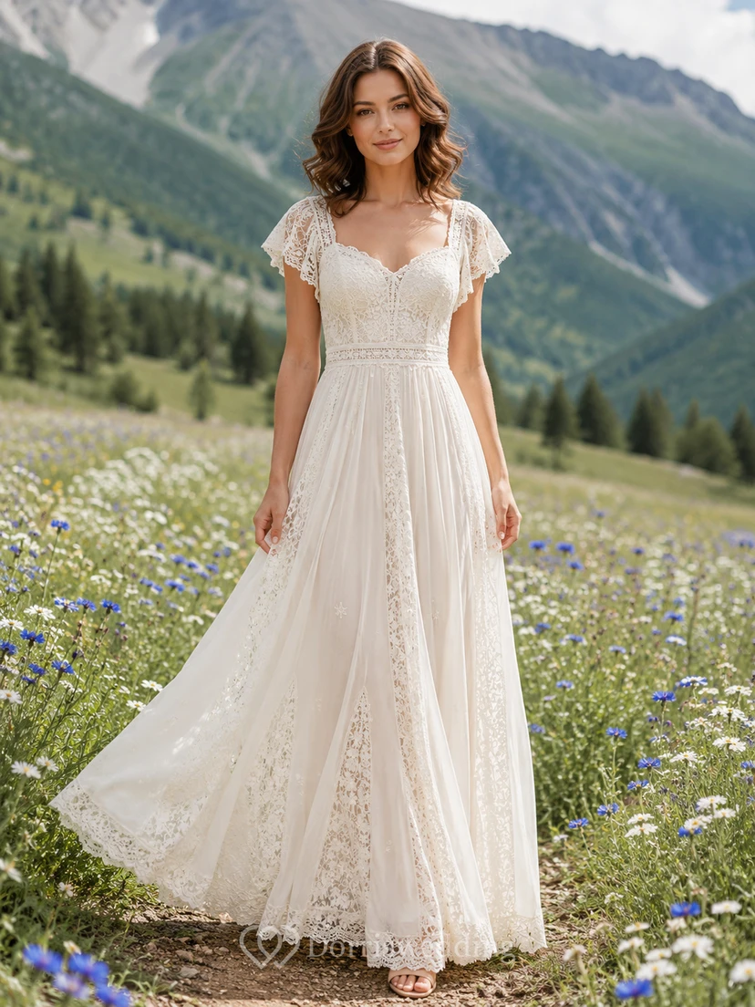 Robe de mariée bohème en dentelle à manches papillon Petite Mountain