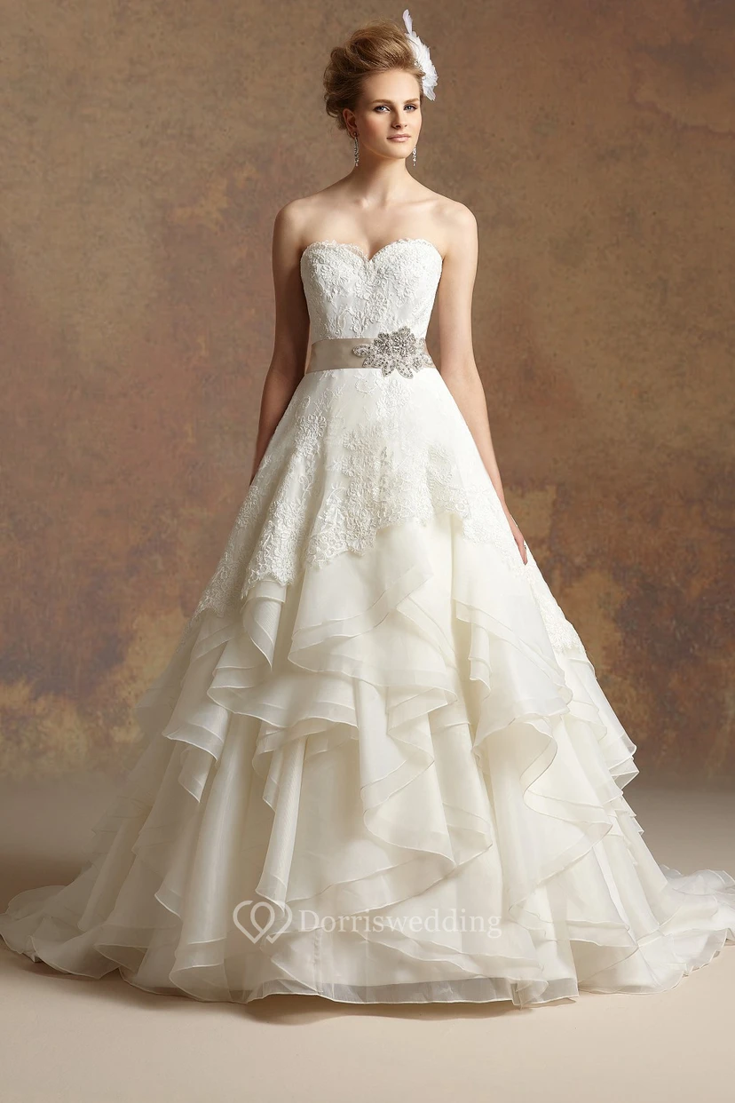 Sweetheart A-Line Ruffled Wedding Dress With Appliques And Bow