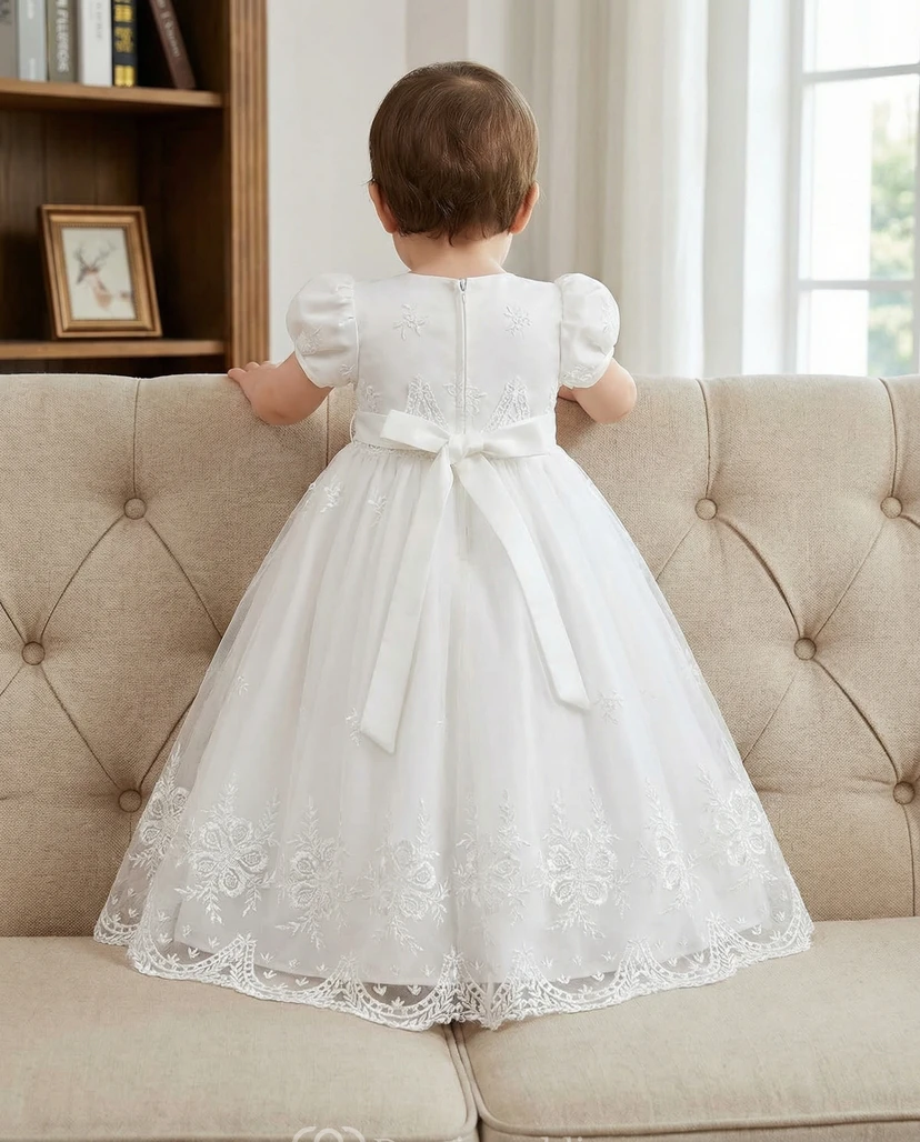 Weißes Taufkleid für Blumenmädchen, Puffärmel, bestickt, wadenlang view 2