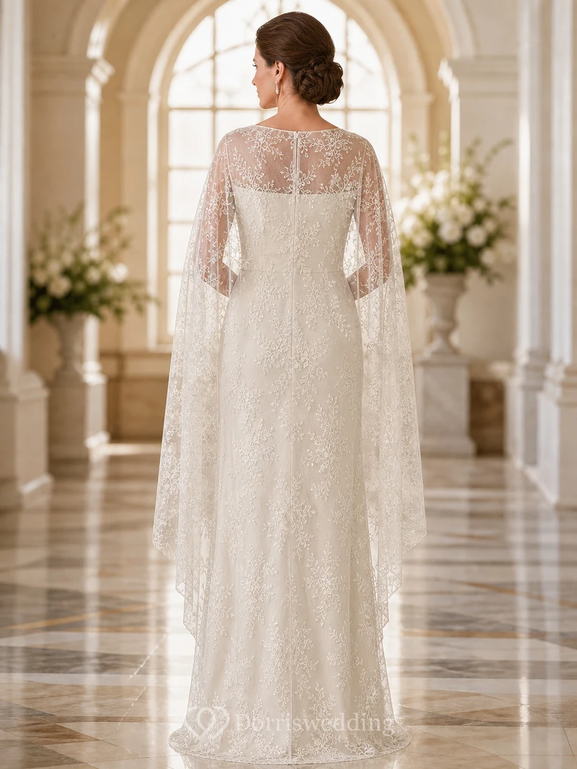 Robe de mariée royale et sobre en dentelle, fourreau, longueur au sol, manches courtes, à encolure bateau, idéale pour les futures mariées d'âge mûr. view 2