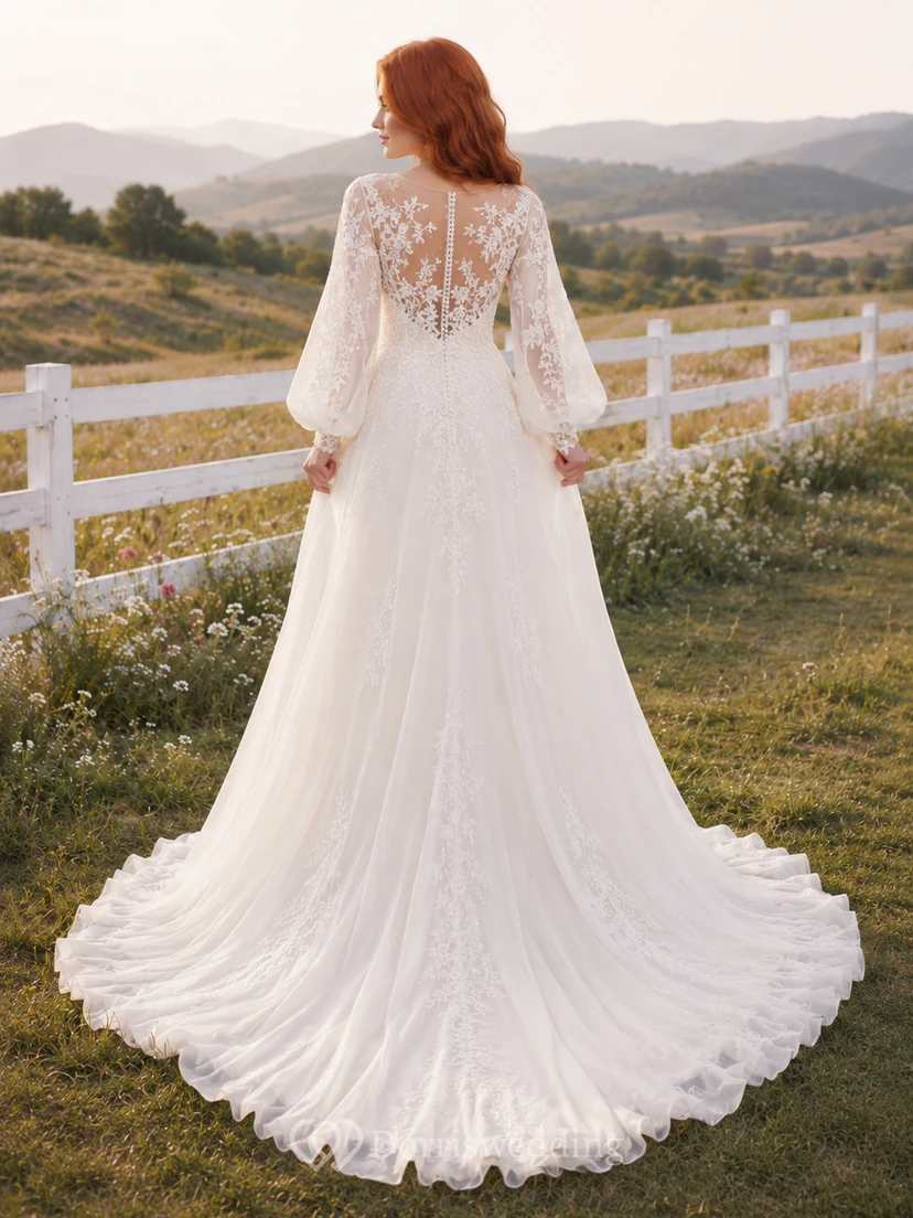 Vestido de novia campestre de gasa y encaje, corte A, escote en V, manga larga, cola capilla, espalda baja en V. view 2