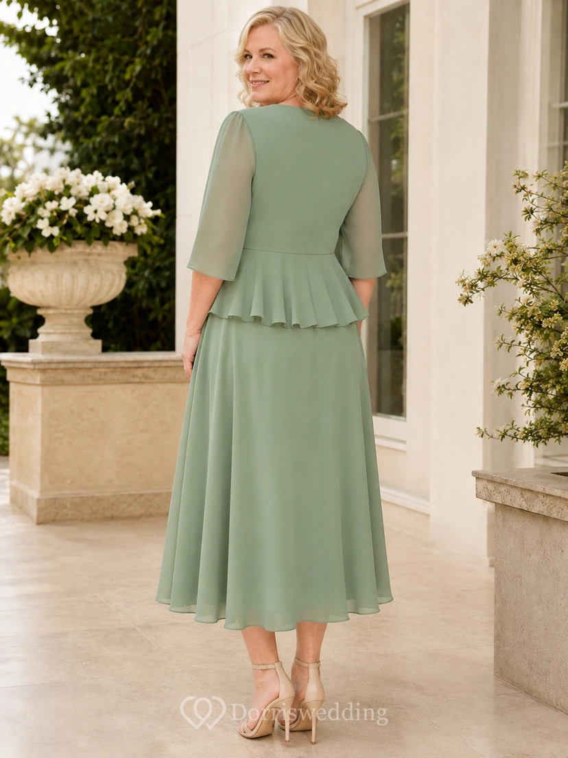 Elegantes Brautkleid in Übergröße in Salbeigrün mit V-Ausschnitt, Dreiviertelärmeln, Rüschen und Schößchen, A-Linien-Schnitt und Teelänge view 2