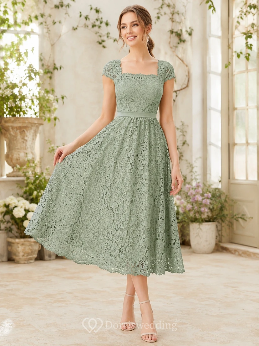 Vestido de corte A de largo midi con escote cuadrado y mangas cortas en color verde salvia.