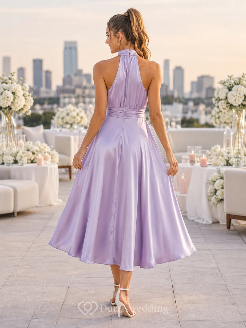 Robe de mariée lavande en satin, col montant, dos nu et longueur thé view 2