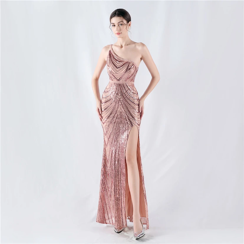 Vestido de noche asimétrico con escote alto y escote alto, adornado con cuentas florales y flores. view 41