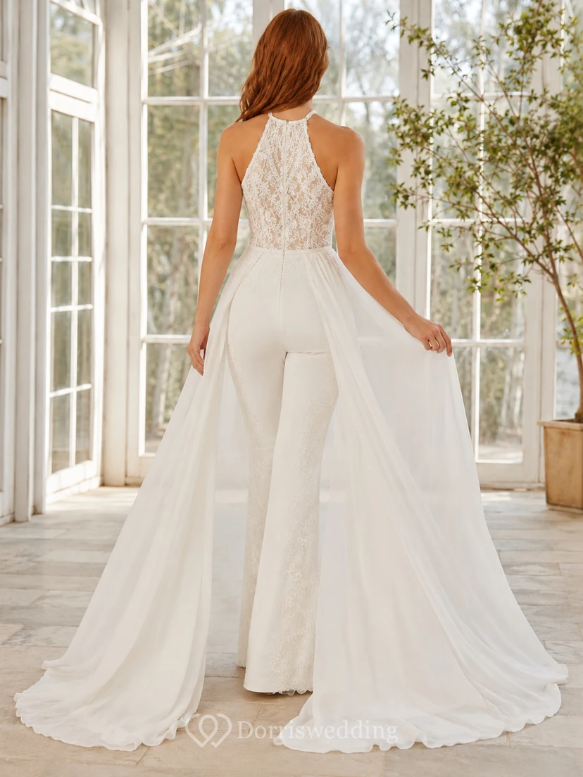Combinaison de mariée bohème en dentelle à col montant et dos nu, avec surjupe amovible view 2