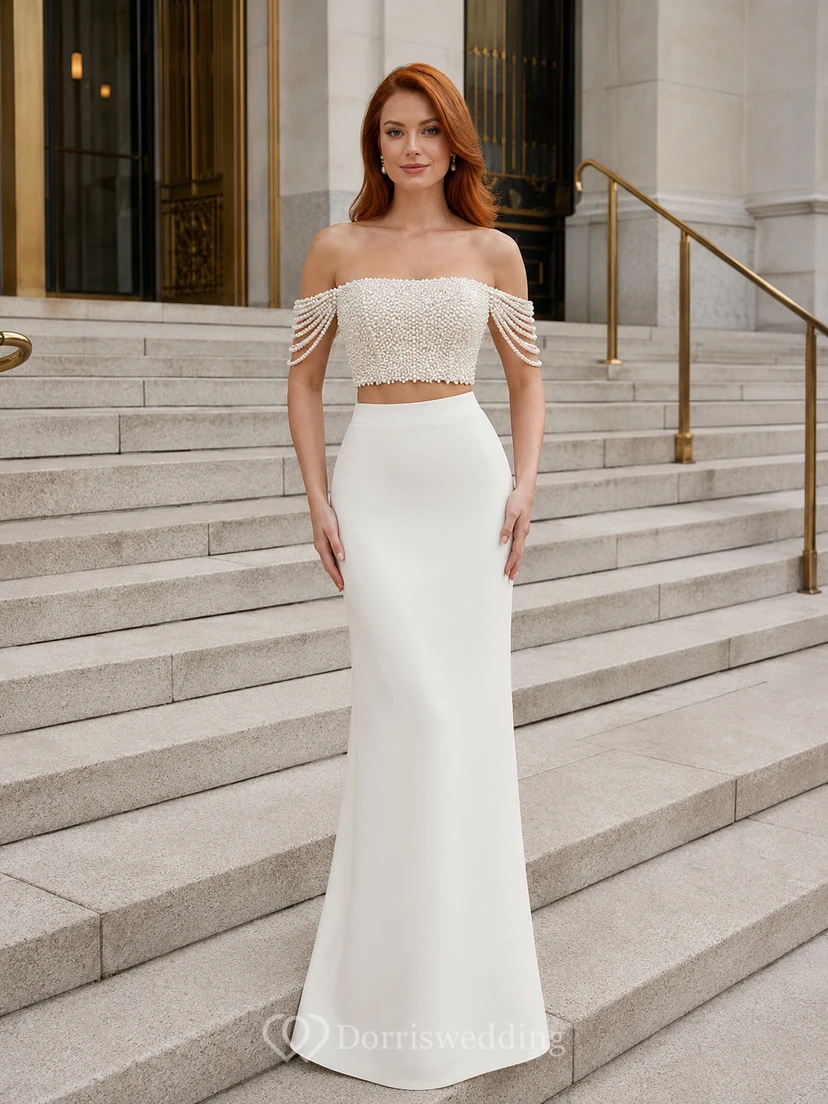 Ensemble de mariée pour la mairie : haut court à épaules dénudées orné de perles, coupe ajustée, style mairie