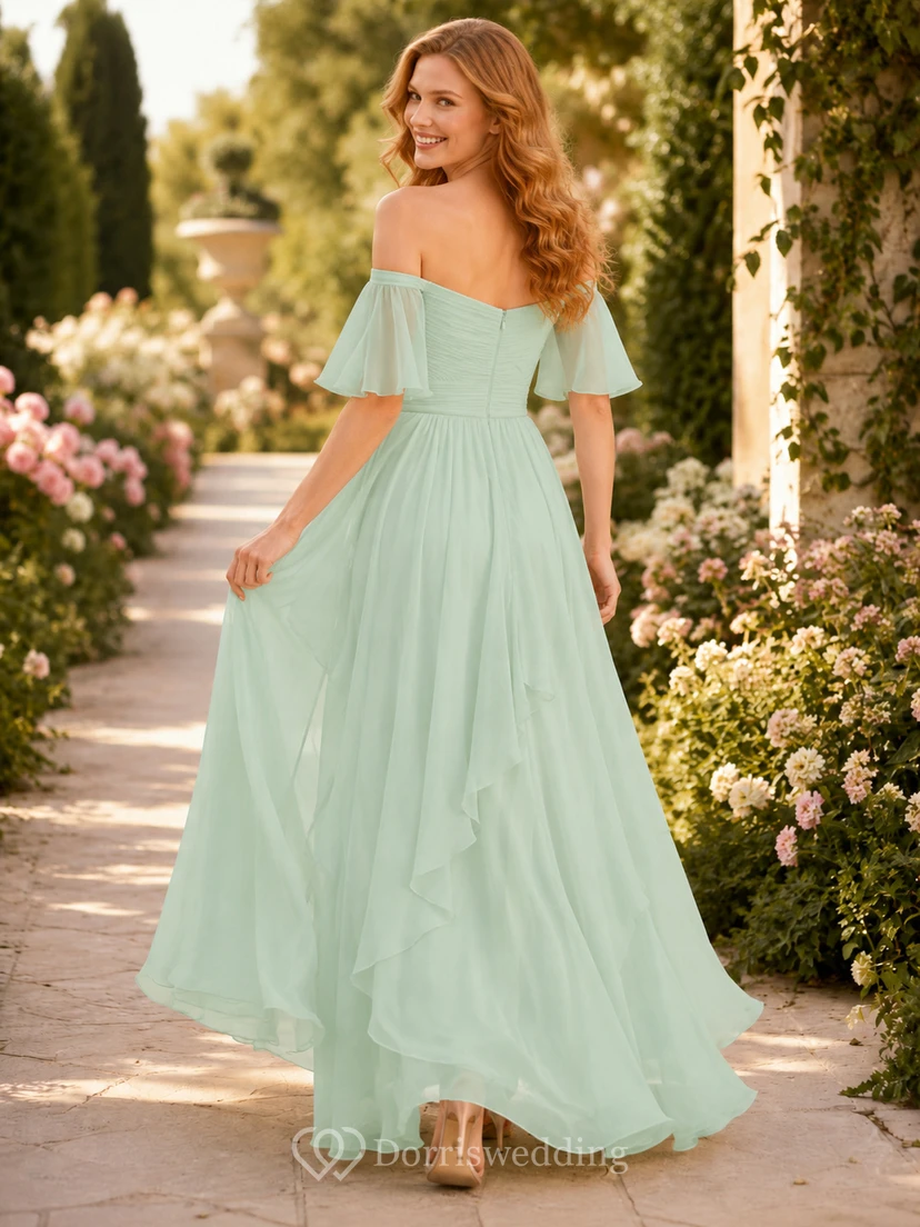 Grünes mintgrünes Chiffon-Brautjungfernkleid mit schulterfreiem Schnitt, asymmetrischem Saum und Rüschen view 2