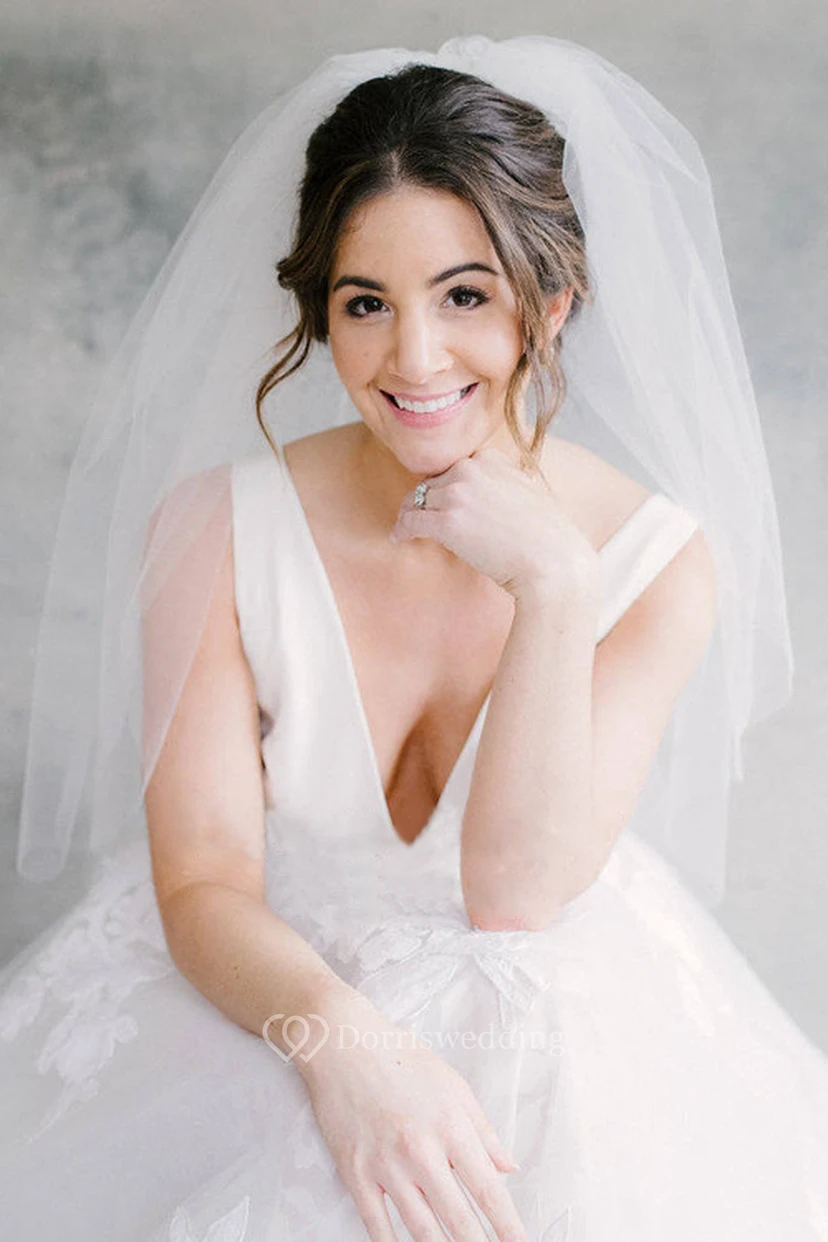 Cute Fluffy Short Tulle Wedding Veil
