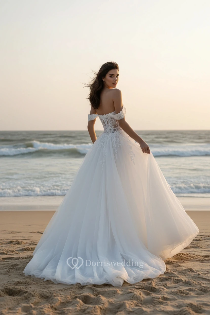 Robe de mariée bohème à épaules dénudées et coupe trapèze avec traîne view 2