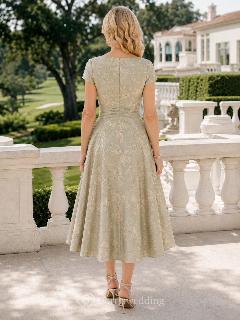 Robe de mère mi-longue à manches courtes en jacquard floral doré clair view 2