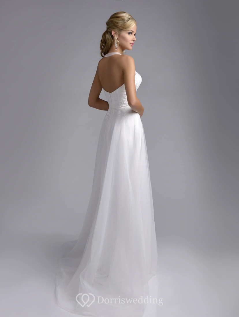 Robe de mariée dos nu en tulle, coupe trapèze, ornée d'appliqués de dentelle view 2