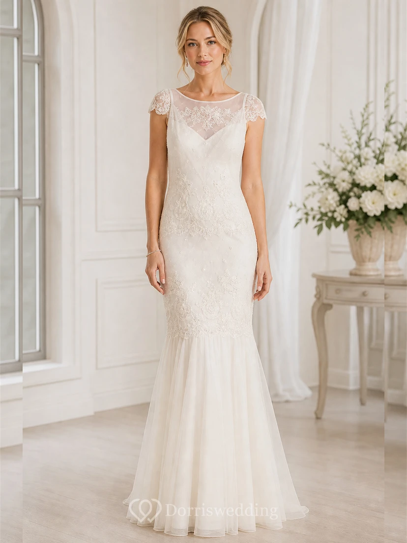 Vestido de novia maxi de encaje con escote redondo y mangas cortas con efecto ilusión.