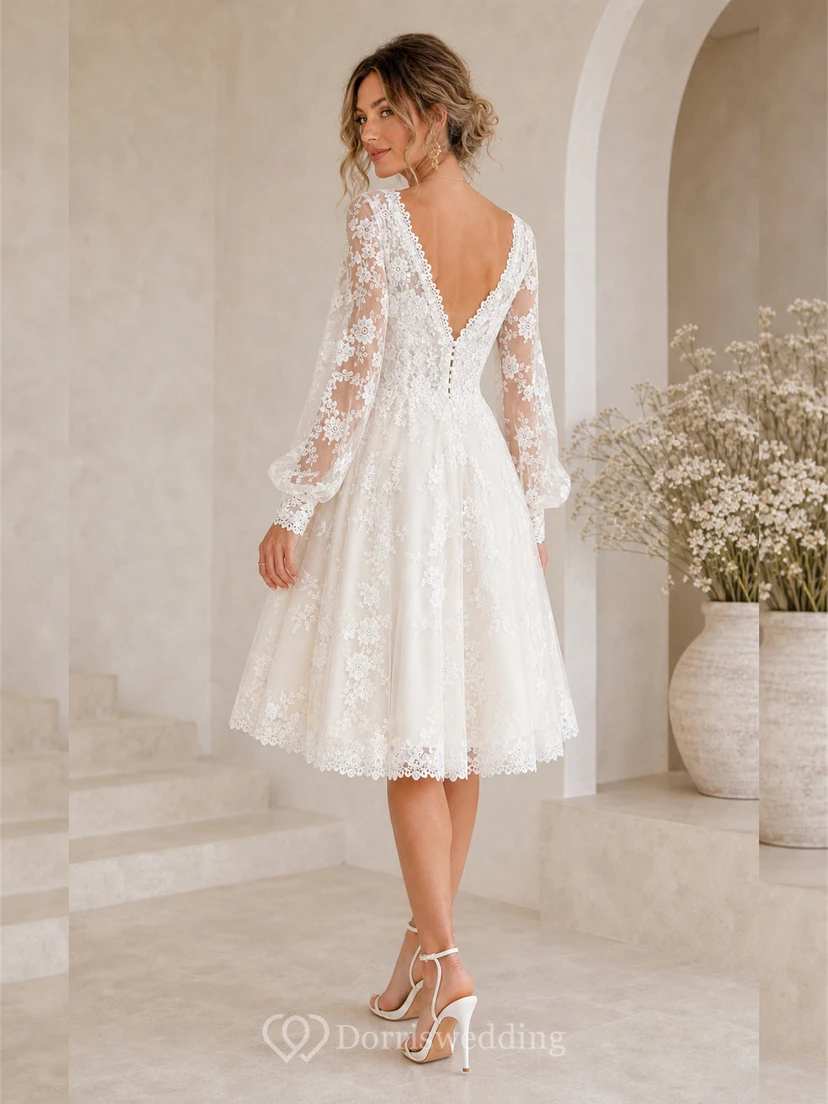Robe de mariée blanche vintage coupe trapèze, manches longues, col en V, dentelle, longueur thé view 4