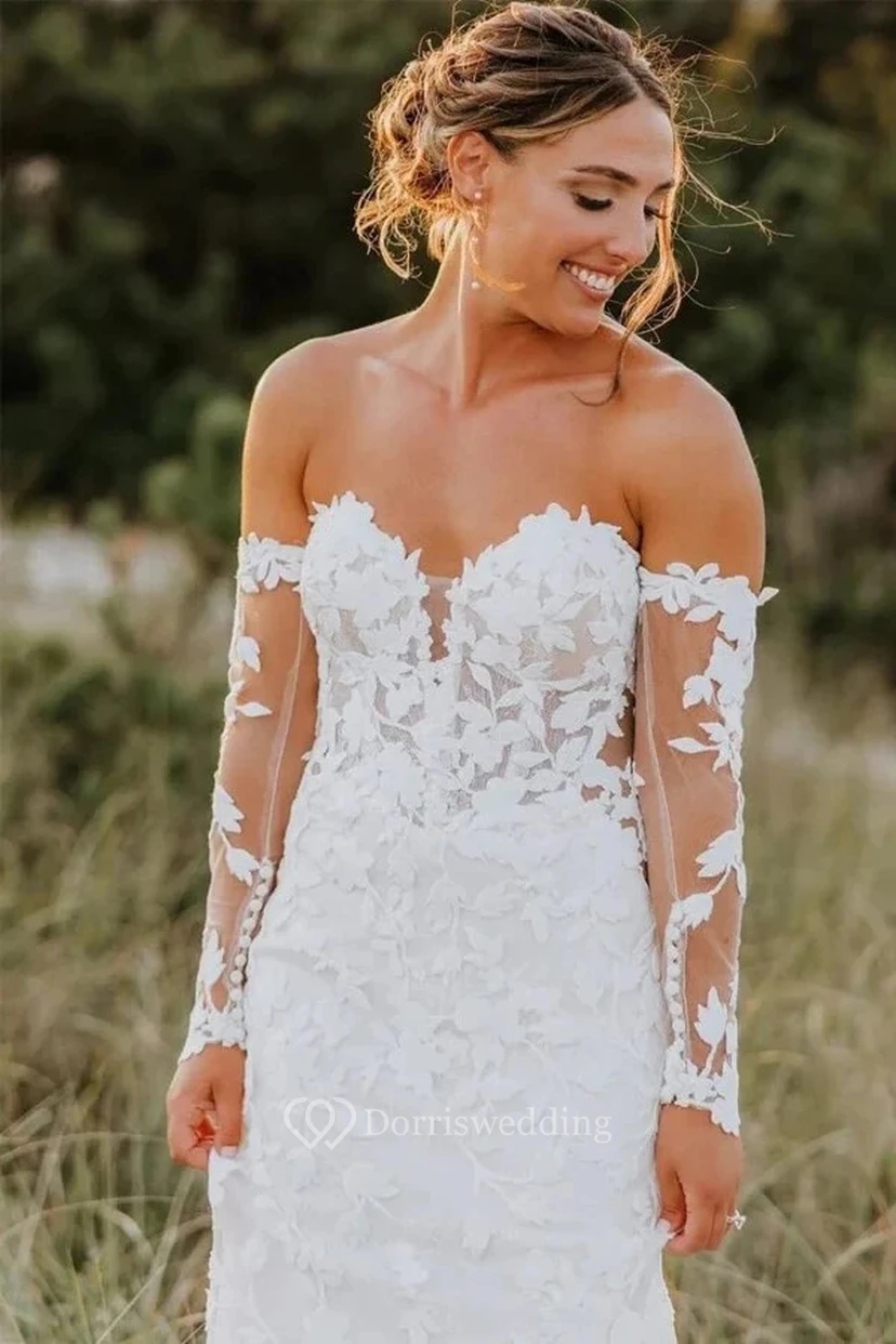 Robe de mariée champêtre décontractée à décolleté cœur en dentelle et fourreau view 2