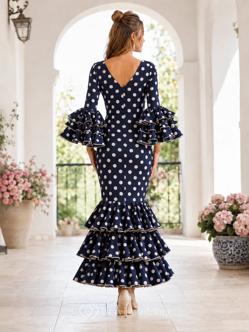 Dunkelblaues, weiß gepunktetes, gestuftes Meerjungfrauen-Flamencokleid mit V-Ausschnitt, Dreiviertel-Glockenärmeln und weißen Punkten view 2