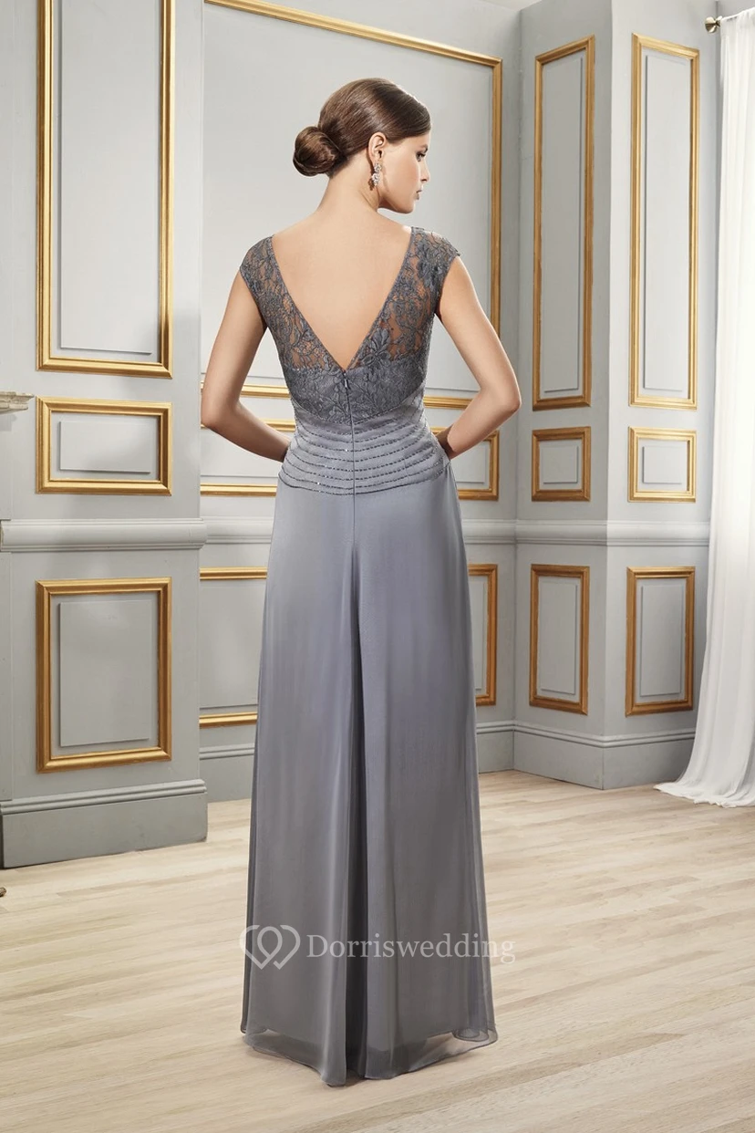 Vestido formal de gasa con cuello barco y mangas cortas con apliques view 2