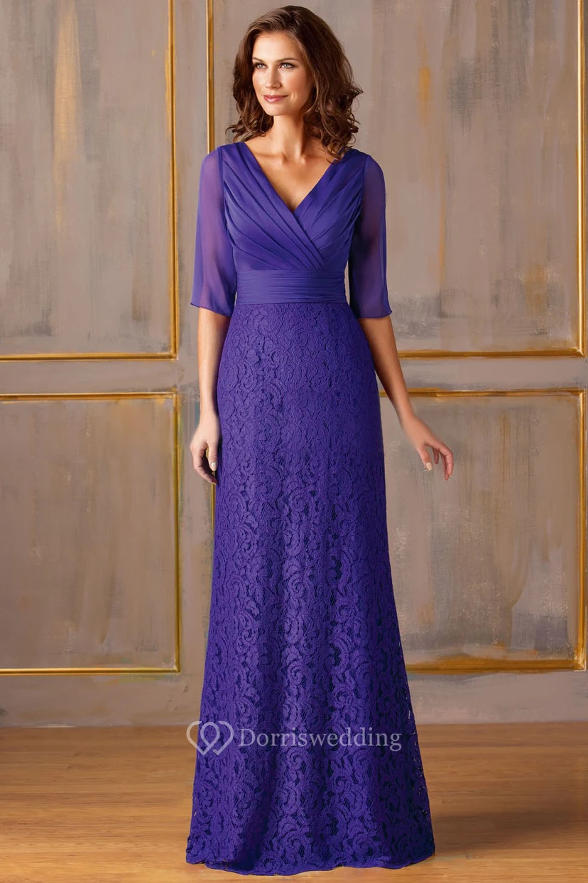 Halbärmeliges Spitzenkleid mit V-Ausschnitt und Illusionsrücken für die Mutter der Braut