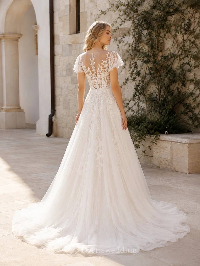 Robe de mariée romantique en dentelle florale, épaules dénudées, manches courtes, coupe trapèze, traîne, style A, en dentelle florale, style A. view 2