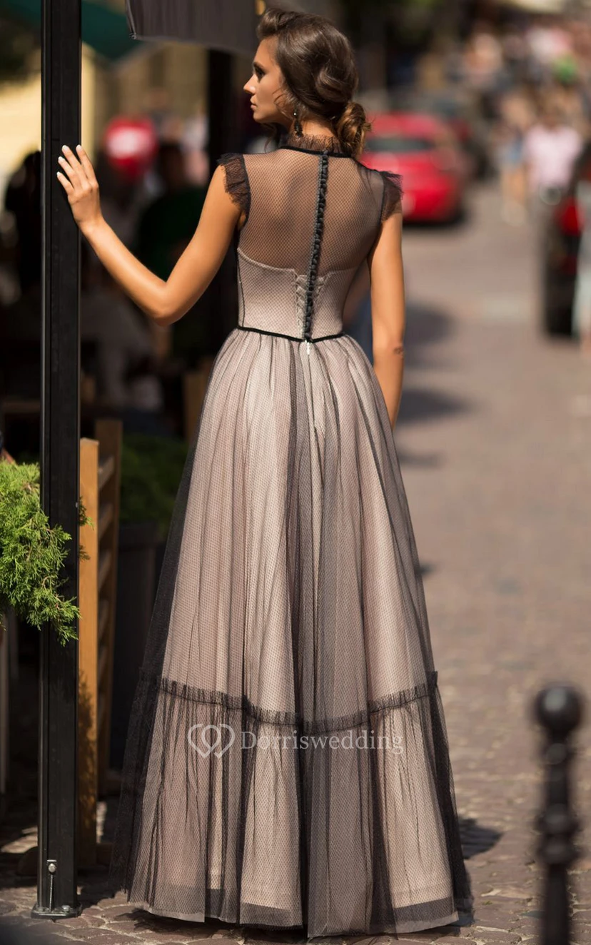 Robe de soirée décontractée en tulle, coupe trapèze, col montant, boutonnée et ornée d'un nœud, longueur au sol. view 2