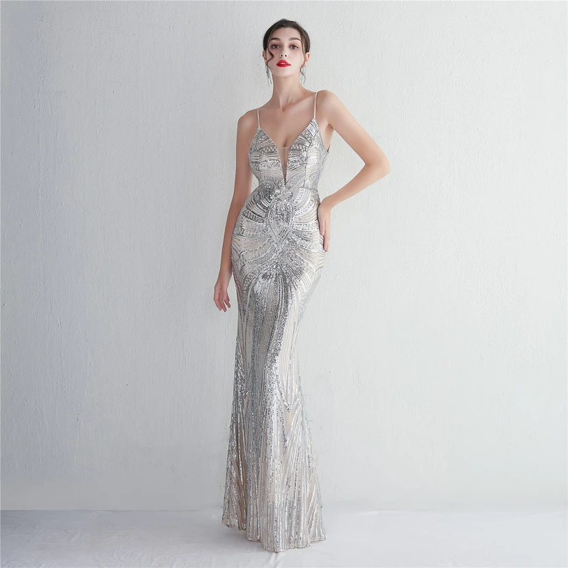 Vestido largo de noche con lentejuelas y tirantes de flores, ajustado, elegante y de estilo sofisticado. view 14