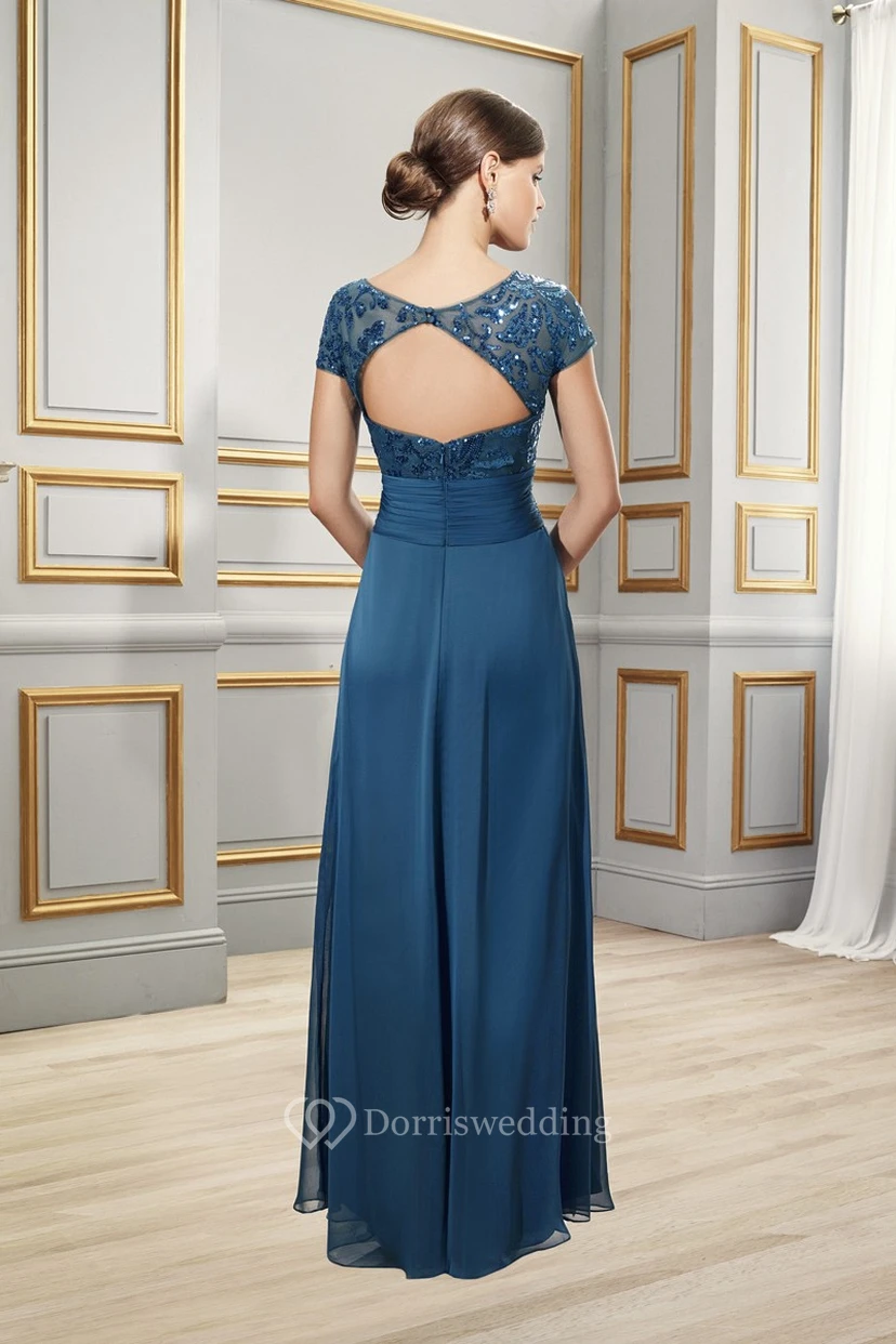 Bodenlanges, paillettenbesetztes Chiffon-Abendkleid mit kurzen Ärmeln und V-Ausschnitt view 2