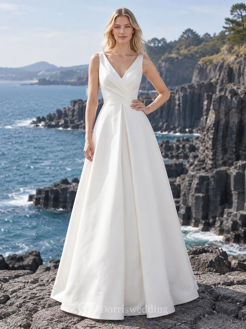 Schlichtes, ärmelloses, plissiertes Brautkleid in A-Linie mit V-Ausschnitt