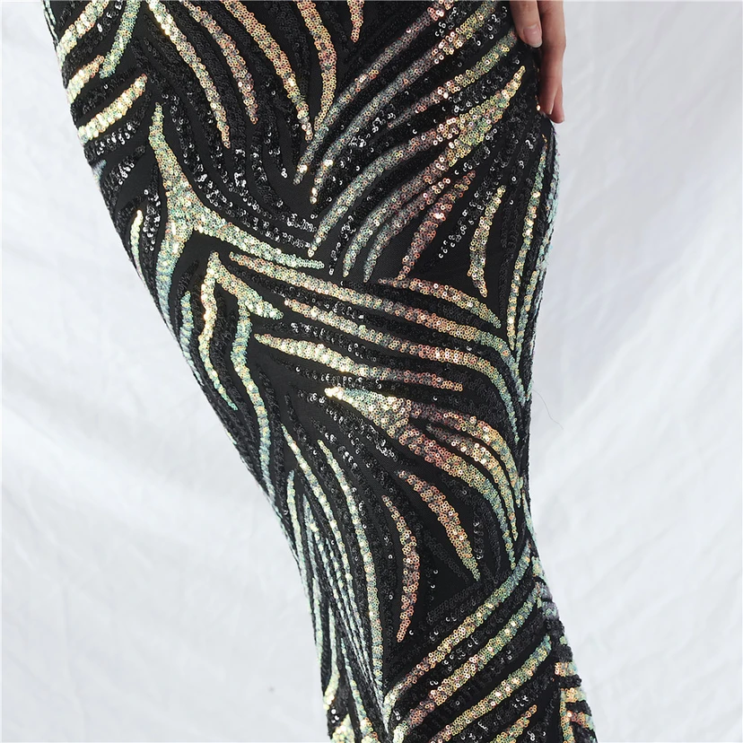 Vestido de noche con tirantes, top tipo tubo y lentejuelas apiladas encriptadas, con método de doble atado de cuerda. view 19