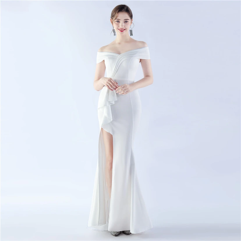 Klassisches langes Abendkleid aus Satin mit One-Shoulder-Ausschnitt view 47