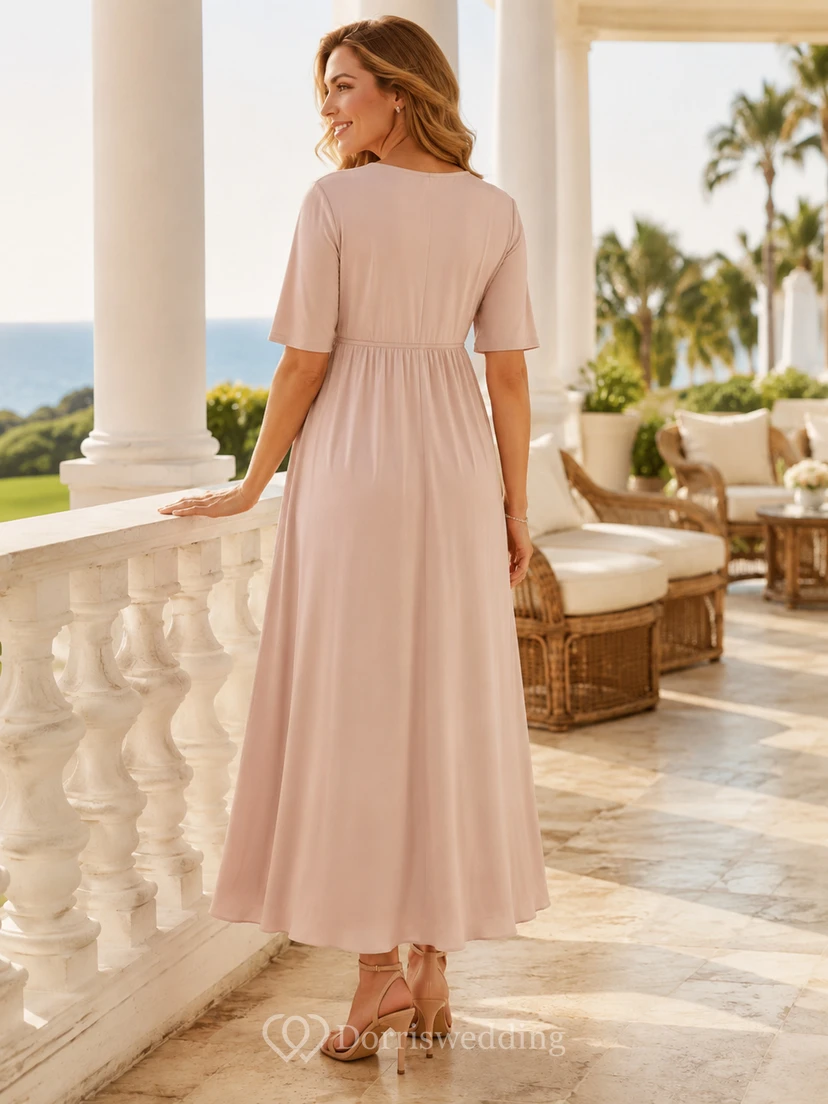 Robe classique de maternité rose poudré à manches courtes et col en V, en mousseline, coupe trapèze, longueur cheville view 2