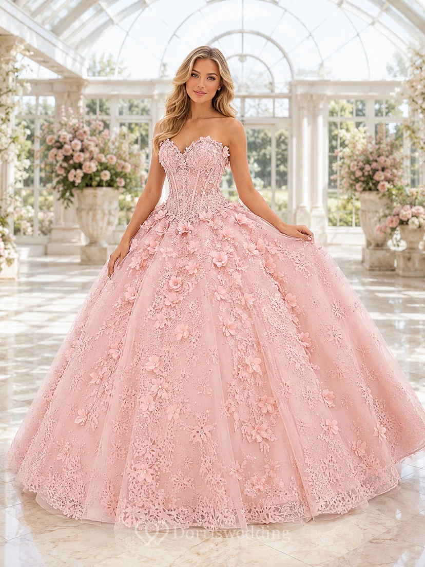 Robe de bal de princesse Blush, bustier cœur, découpe laser florale, style princesse, couleur blush, luxueuse.