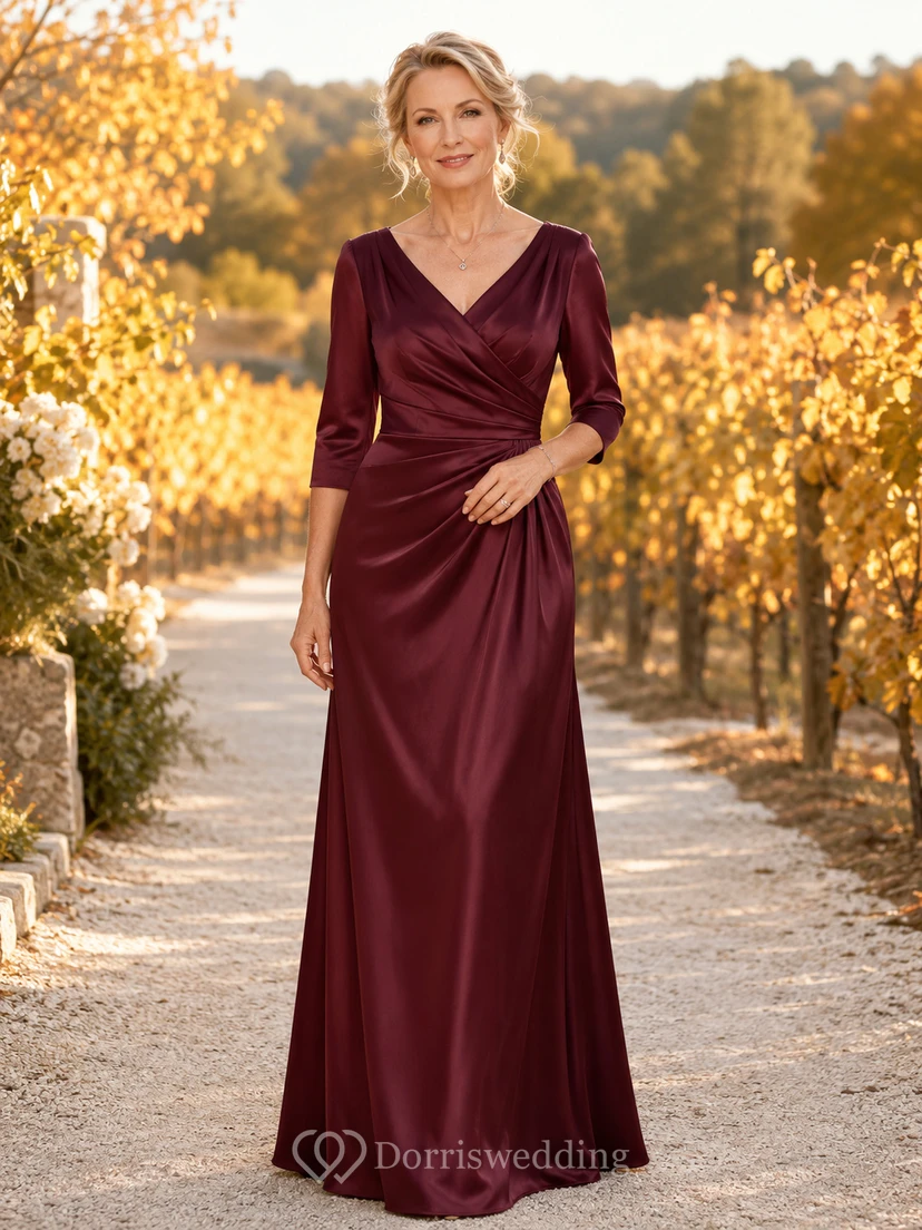 Burgunderfarbenes, schlichtes A-Linien-Kleid aus Satin mit V-Ausschnitt, Dreiviertelärmeln und bodenlanger Silhouette – ideal für Herbst und Outdoor-Aktivitäten und als Brautmutterkleid.