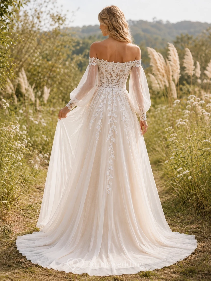 Champagnerfarbenes Boho-Brautkleid in A-Linie aus Spitze mit schulterfreiem Schnitt, langen Ärmeln und Kapellenschleppe view 2