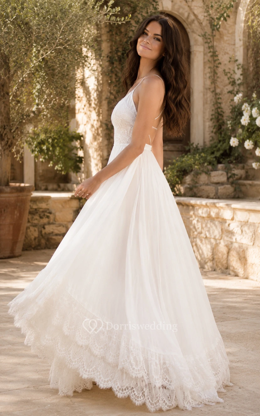 Robe de mariée blanche à fines bretelles en dentelle et tulle, coupe trapèze view 5