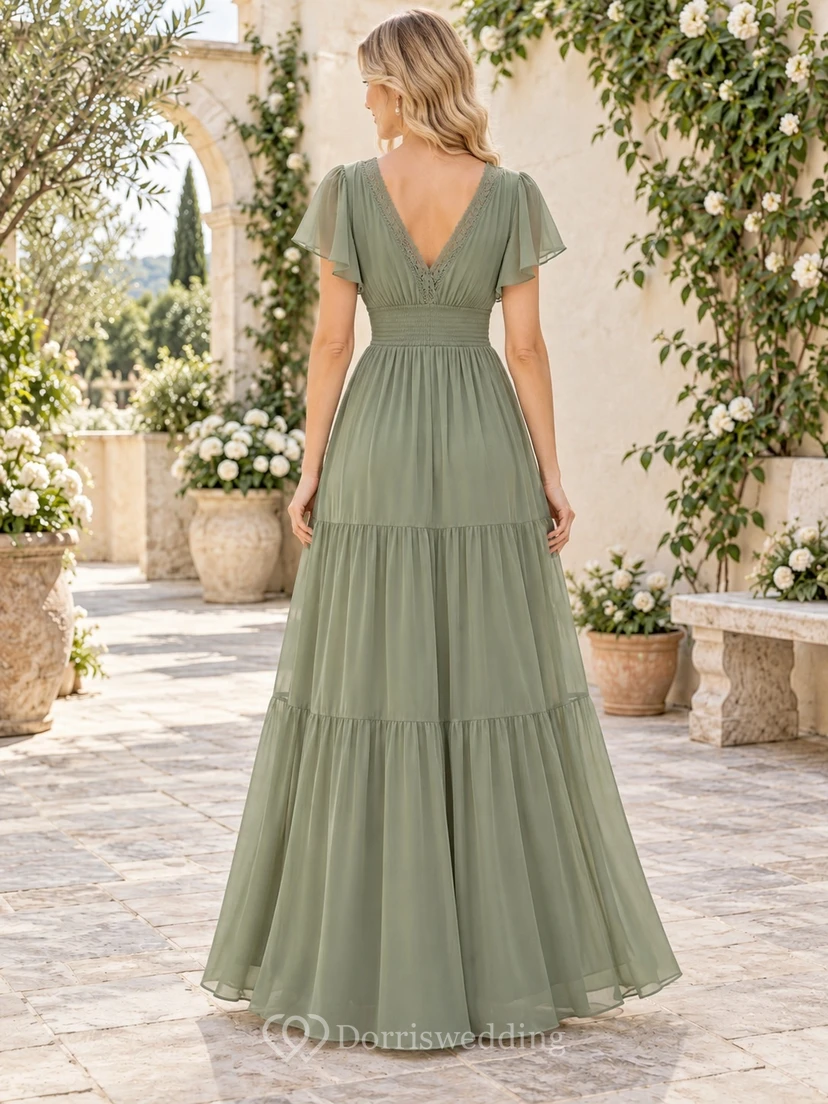 Vestido largo de dama de honor de gasa fruncida con escote en V, mangas con volantes y estilo bohemio, color verde salvia. view 2