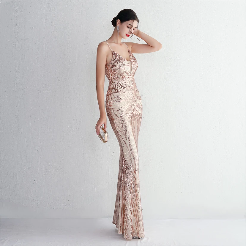 Vestido largo de noche con lentejuelas y tirantes de flores, ajustado, elegante y de estilo sofisticado. view 21
