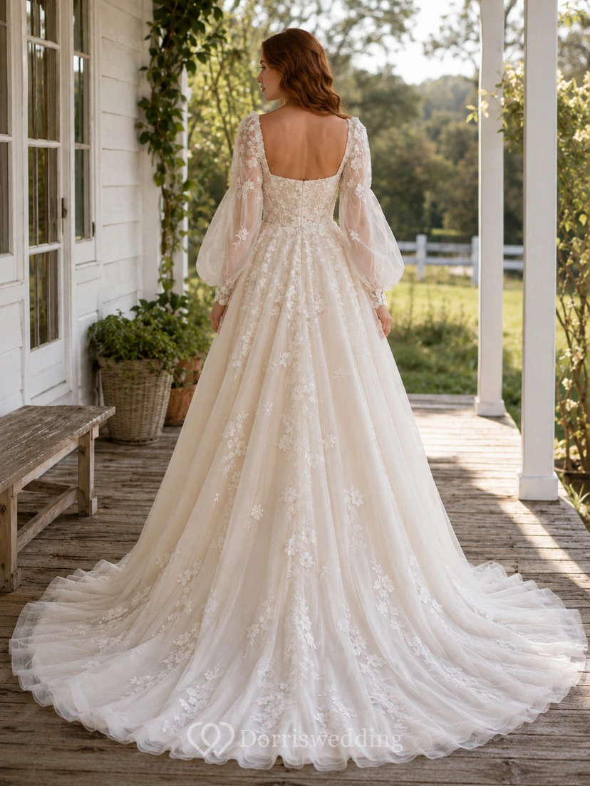 Robe de mariée champêtre en tulle, coupe trapèze, épaules dénudées, manches bouffantes, traîne chapelle, dos corset lacé view 2
