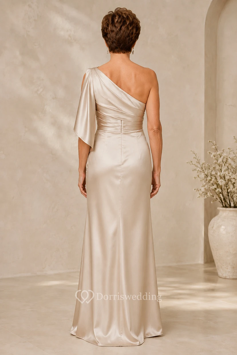 Champagnerfarbenes, einseitig schulterfreies Satin-Kleid für Mütter mit drapierten Ärmeln view 2
