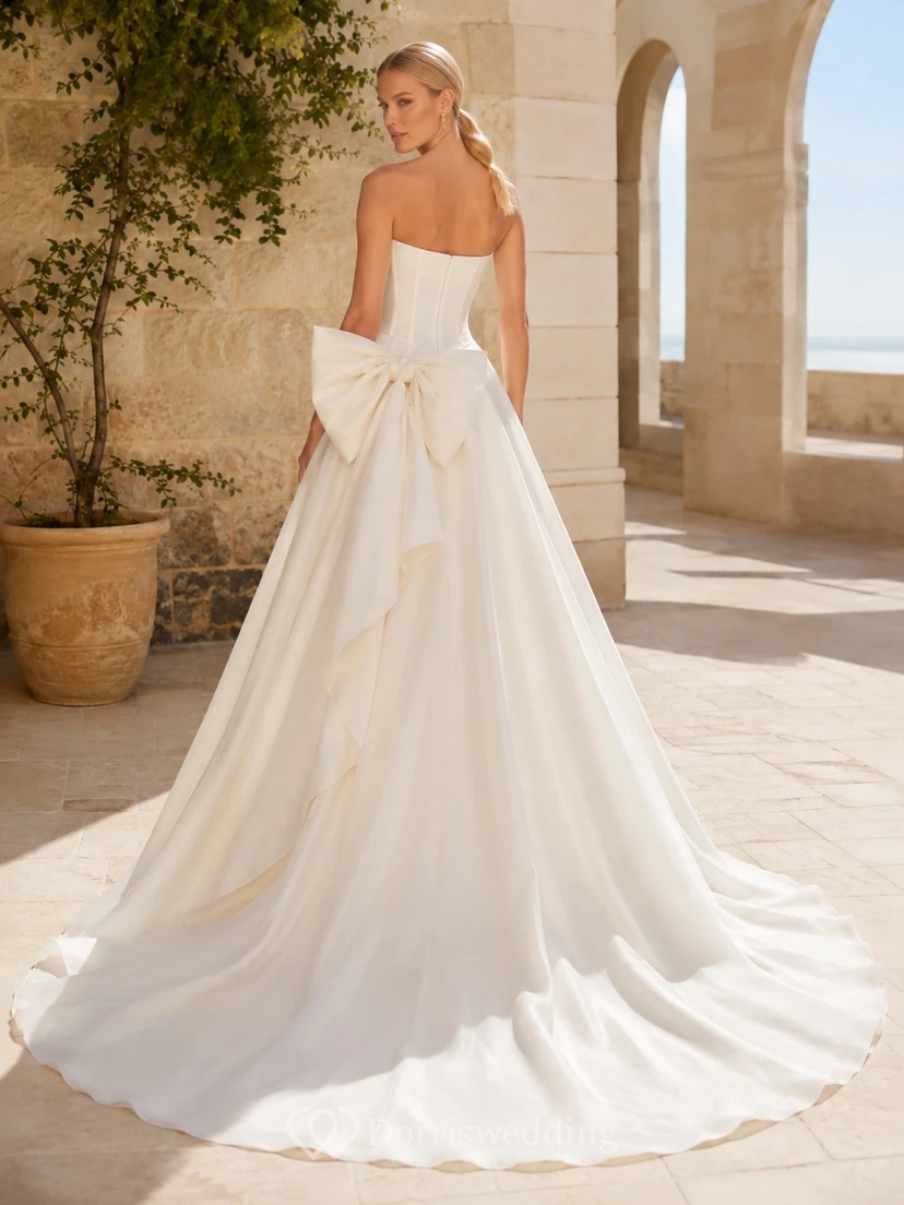 Robe de mariée élégante et bustier trapèze view 2