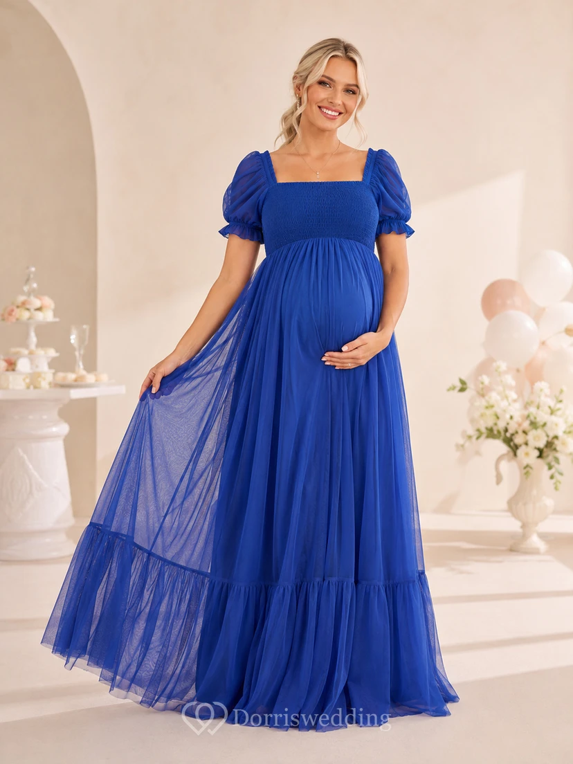 Königsblaues Umstands-Maxikleid aus Tüll mit eckigem Ausschnitt, Puffärmeln und Stufenrock im Empire-Stil