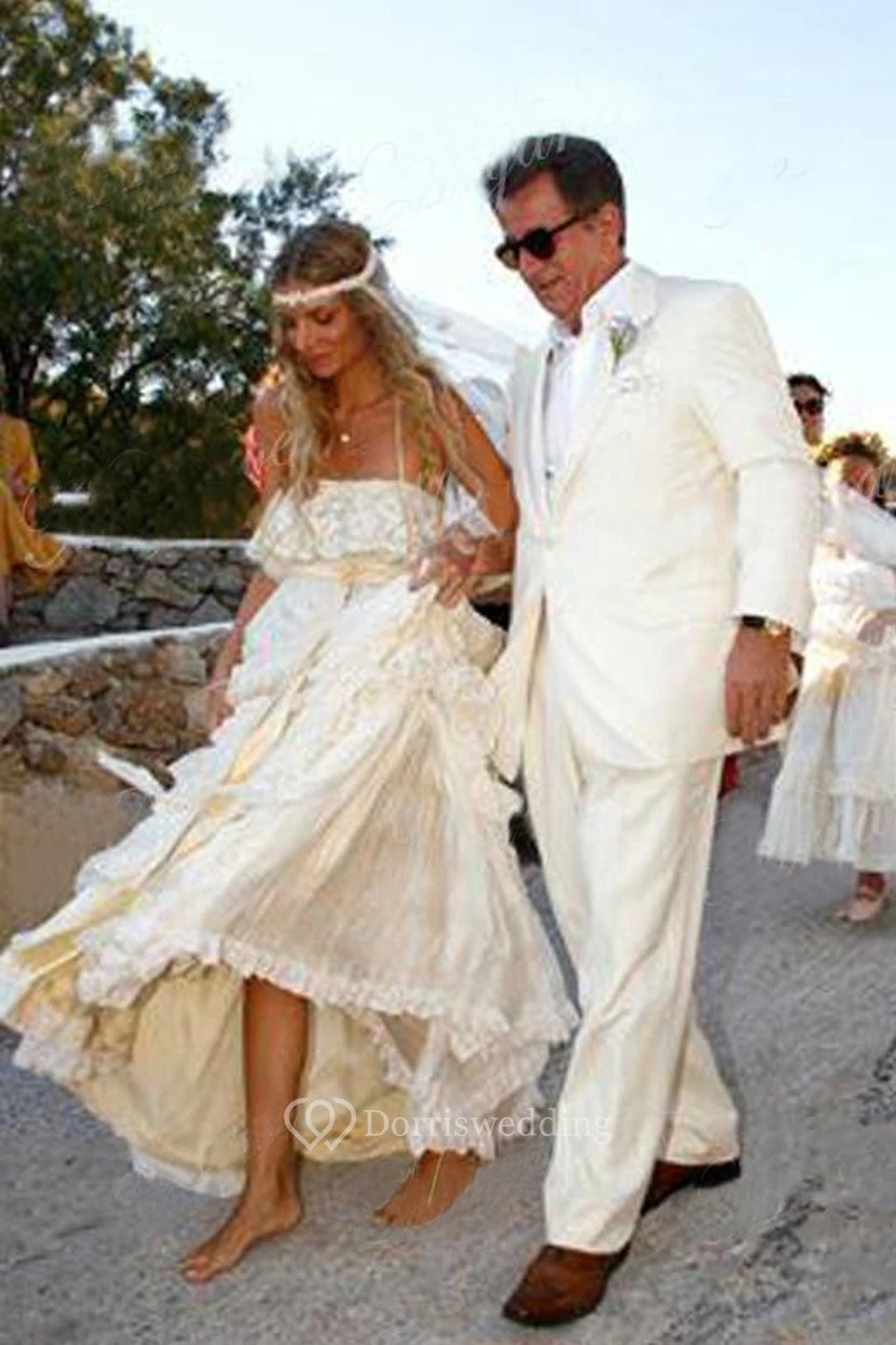 Spaghetti A-Line Sexy Sleeveless Floor-Length Tiers Lace Backless Beach Boho Wedding Dress