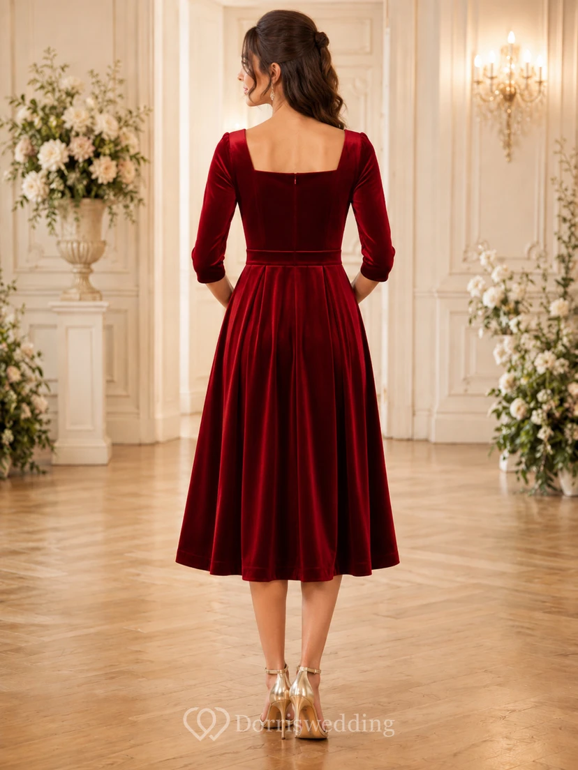 Robe midi trapèze en velours rouge à col carré et manches courtes view 2